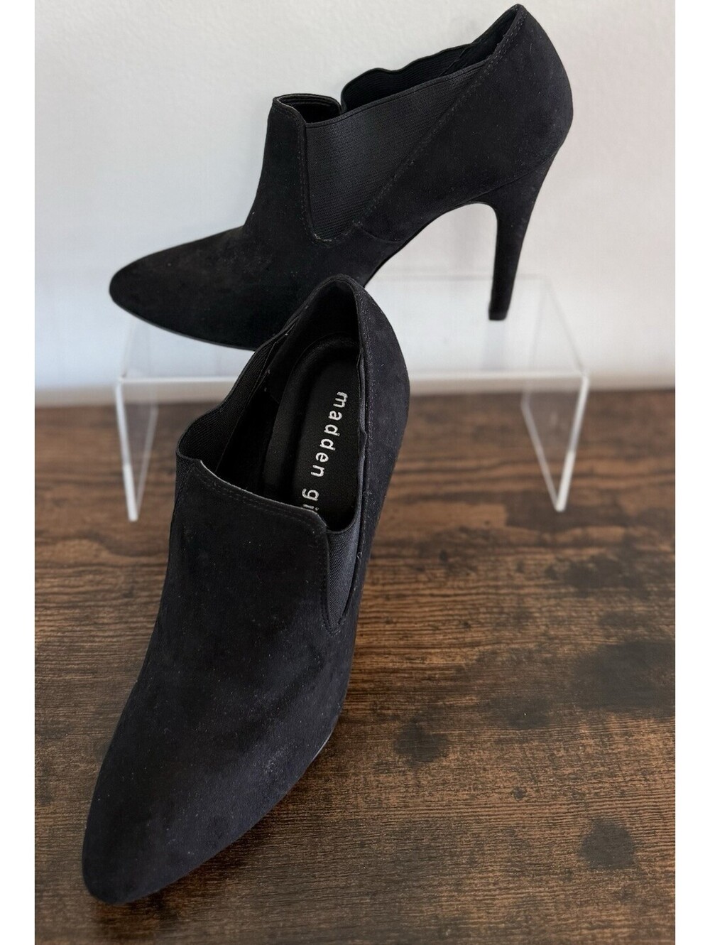 MADDEN GIRL Women’s Sangria Suede-Like Bootie 4inch Heels black Size 6